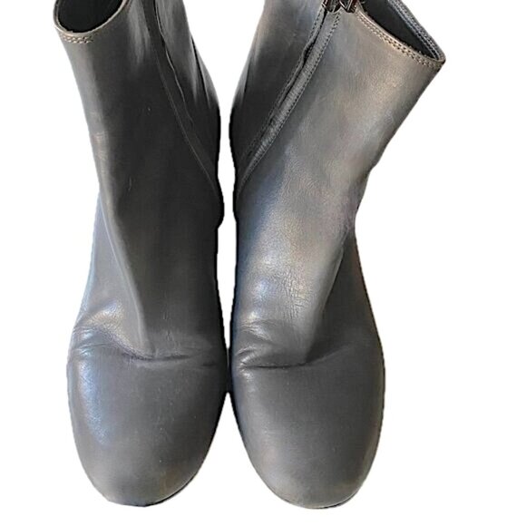 Vince Blakely Gray Leather Block Heel Booties Round Toe Zipper Womens Sz 7.5 EUC - Picture 3 of 6